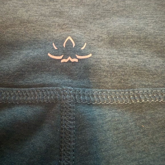 Beyond Yoga Spacedye Caught in the Midi Teal leggings {XS} - Picture 4 of 5